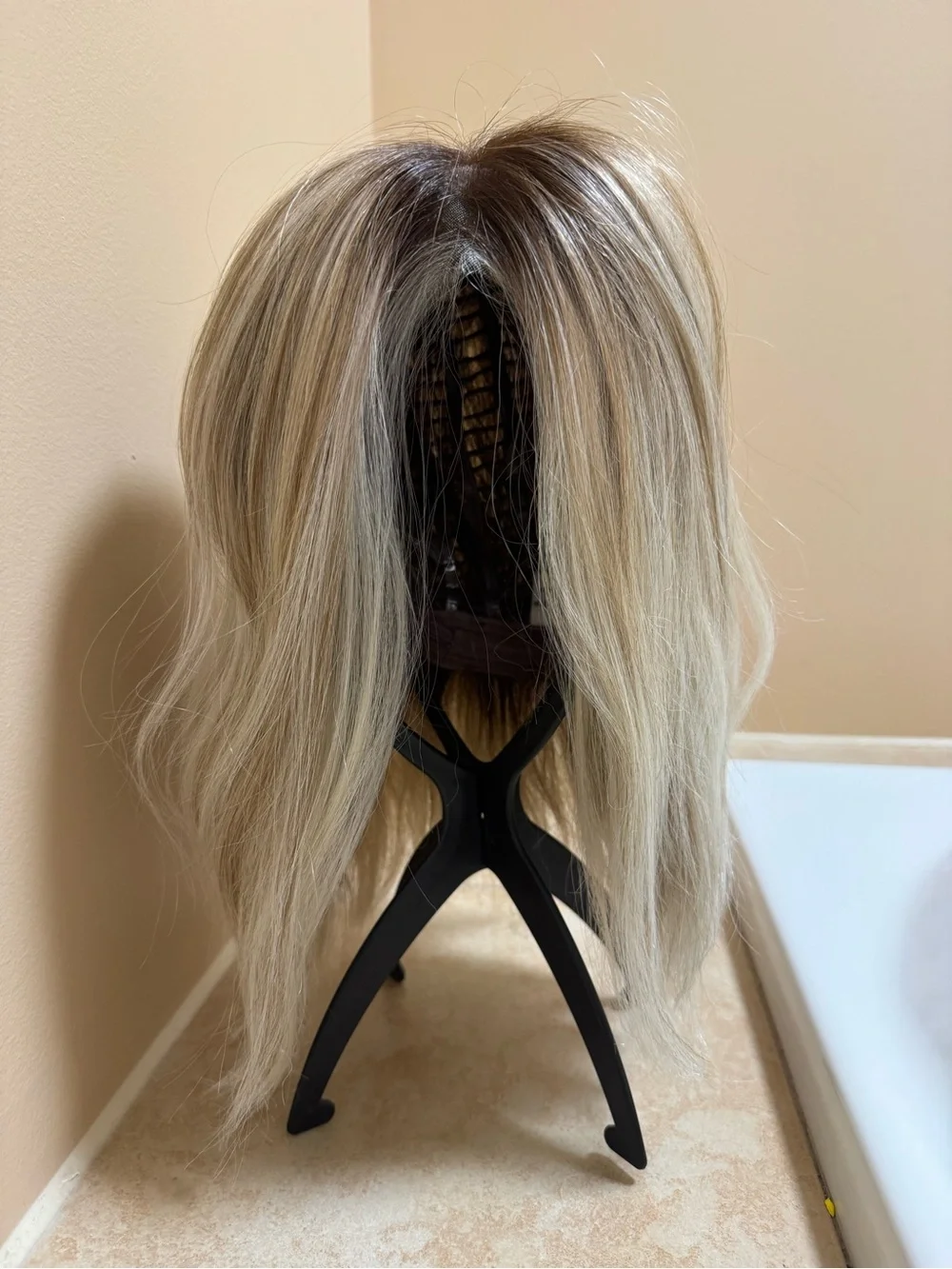Blonde Women’s Synthetic Wig - Natural Blonde Tone